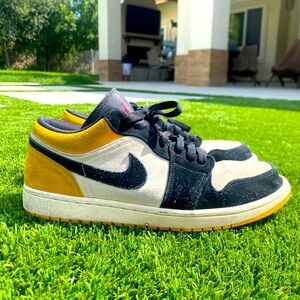Jordan 1 Low Sail University Gold (size 10)